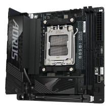 GIGABYTE B850I AORUS PRO Scheda Madre - Supporta processori AMD Ryzen Serie 9000, VRM digitale a 8+2+1 fasi, fino a 8400MHz DDR5