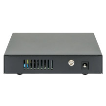 Intellinet Switch - 4 x 10/100/1000 (PoE+) + 1 x 10/100/1000 (Uplink)
