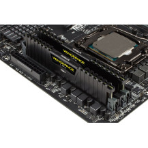 Corsair Vengeance LPX - DDR4 - kit - 32 GB: 4