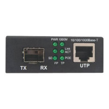 Intellinet Gigabit PoE+ Convertitore di Media, 1 x Porta 1000Base-T RJ45 a 1 x Porta SFP, Iniettore PoE+ - Convertitore di media