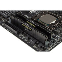 Corsair CMK32GX4M2A2666C16 - 32 GB - 2 x 16 GB - DDR4 - 2666 MHz - 288-pin DIMM